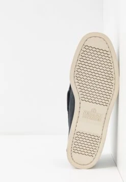 Sebago Docksides Portland Crazy Horse - Boat Shoes - Blue Navy -Exquisite Shoes 0c4d5488908943b99a47669e6a236f0b