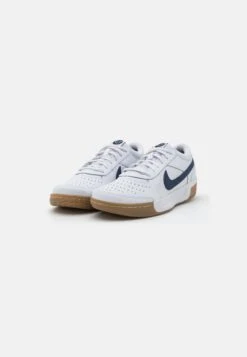 Nike Performance Court Zoom Lite - Multicourt Tennis Shoes - White/Midnight Navy/Gum Light Brown -Exquisite Shoes 161a5c6dfe4c487387c5489cadab1417