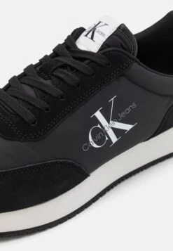 Calvin Klein Jeans Retro Runner - Trainers - Black/Bright White -Exquisite Shoes 2ab10f676265416dac5bb016f16f1399