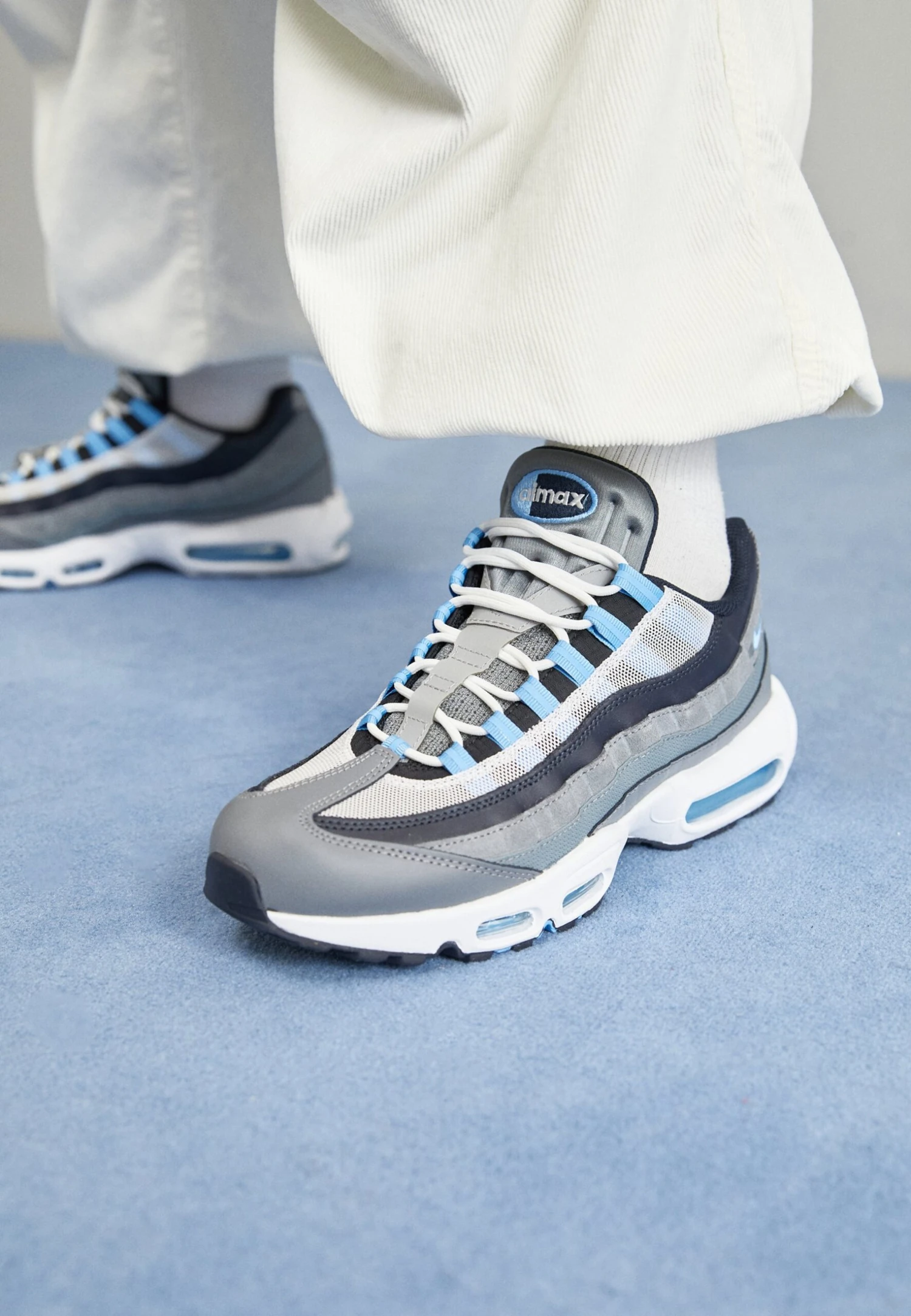Nike Sportswear Air Max 95 Essential - Trainers - Cool Grey/University Blue/Dark Obsidian 4 Nike Sportswear Air Max 95 Essential - Trainers - Cool Grey/University Blue/Dark Obsidian - Image 2