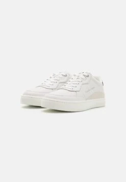 Calvin Klein Jeans Classic Cupsole Mono - Trainers - White/Black -Exquisite Shoes 458295c27ef44f99bc770508cee9617e