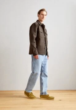 Clarks Originals Wallabee - Casual Lace-Ups - Mid Green -Exquisite Shoes 49a424870ea6429ba75412054eaabd30