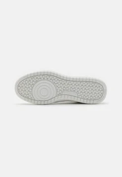 Koopa - Trainers - White 12 Koopa - Trainers - White -Exquisite Shoes 5a350732142e4dfeacb69648b9350458