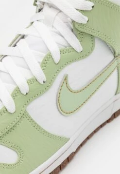 Nike Sportswear Dunk Hi Retro Se Emb - High-Top Trainers - Honeydew/Summit White/Elemental Gold/Habanero Red -Exquisite Shoes 6ca2e53d4121422e9b9200c40f1ac4b3