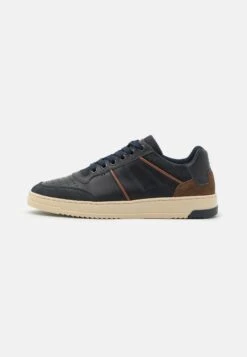 Bullboxer Trainers - Navy