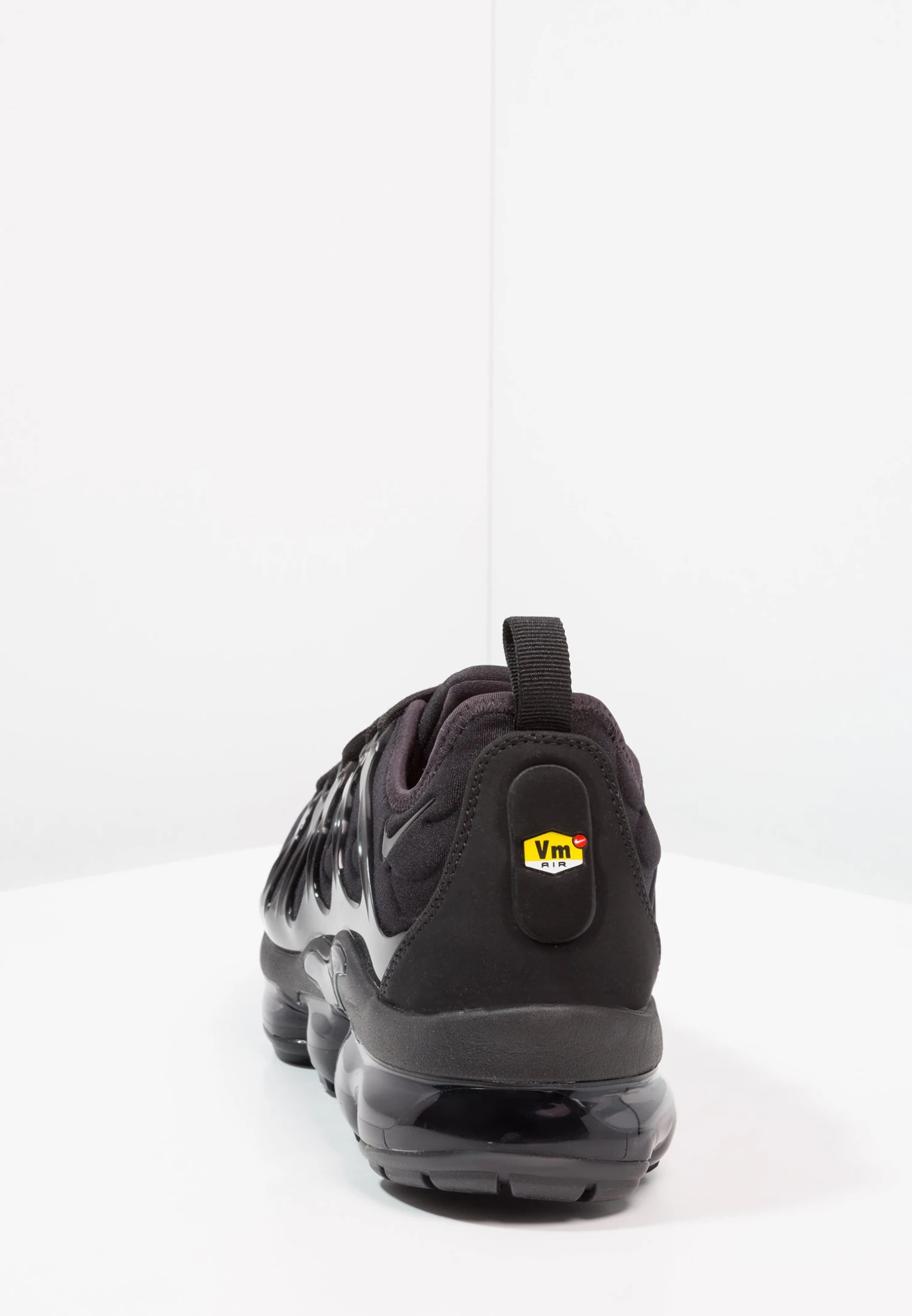 Nike Sportswear Air Vapormax Plus - Trainers - Black/Dark Grey 6 Nike Sportswear Air Vapormax Plus - Trainers - Black/Dark Grey - Image 4