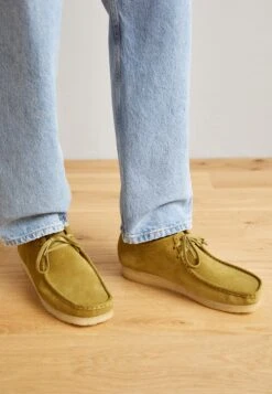 Clarks Originals Wallabee - Casual Lace-Ups - Mid Green -Exquisite Shoes ae9c046499324625a68c81ce0a579f49