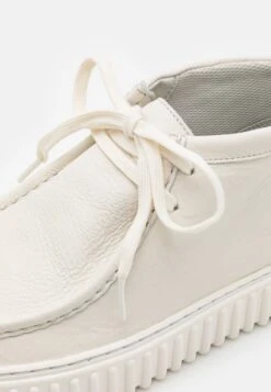 Clarks Torhill Hi - Casual Lace-Ups - White -Exquisite Shoes b24c2244cdde4b46b8a7b53a4d64db0f