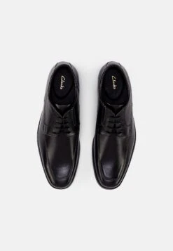 Clarks Howard Apron - Lace-Ups - Black -Exquisite Shoes cccdcd833b30423f98c6c4cff04e667e