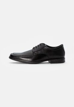 Clarks Howard Apron - Lace-Ups - Black