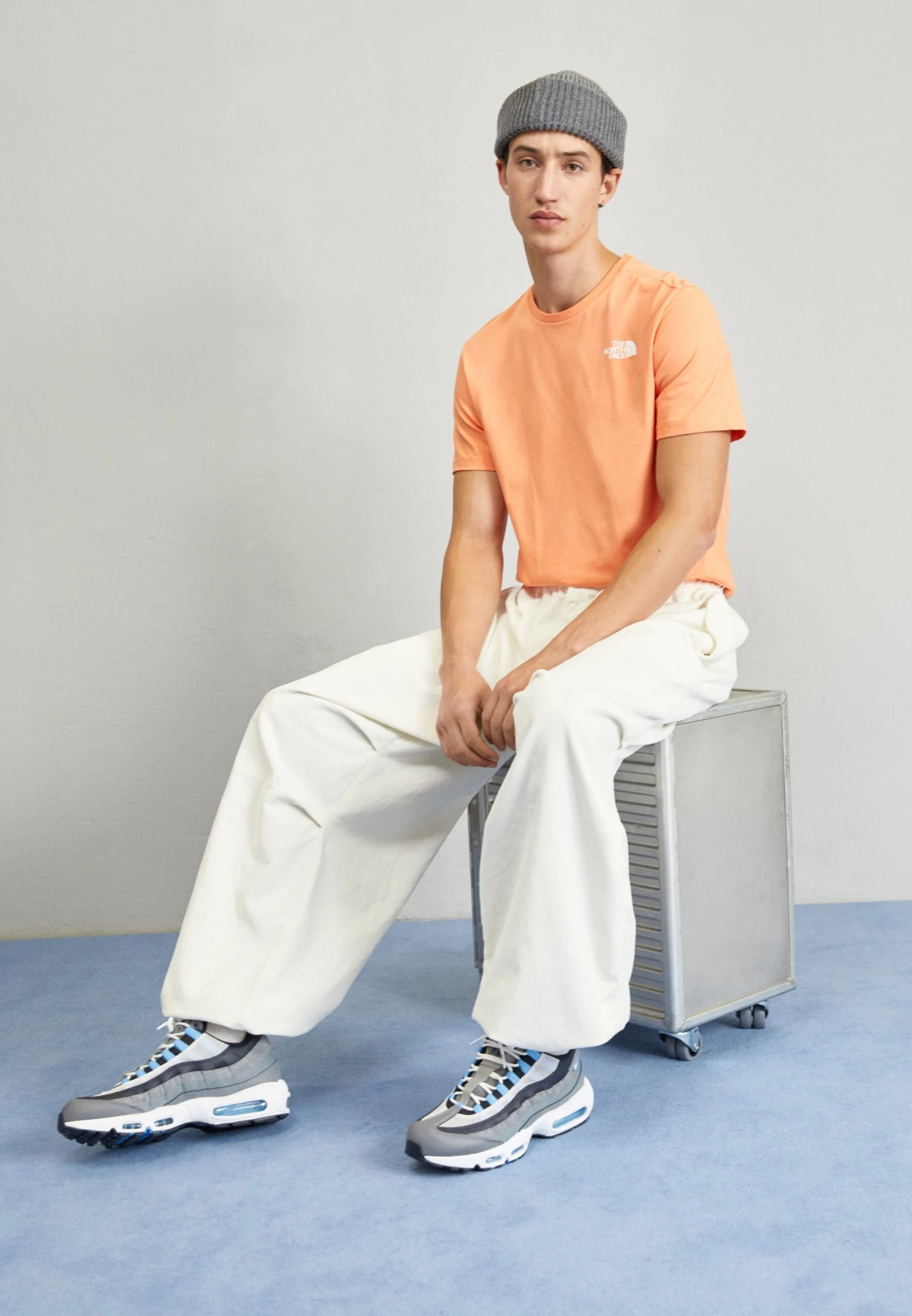 Nike Sportswear Air Max 95 Essential - Trainers - Cool Grey/University Blue/Dark Obsidian 5 Nike Sportswear Air Max 95 Essential - Trainers - Cool Grey/University Blue/Dark Obsidian - Image 3